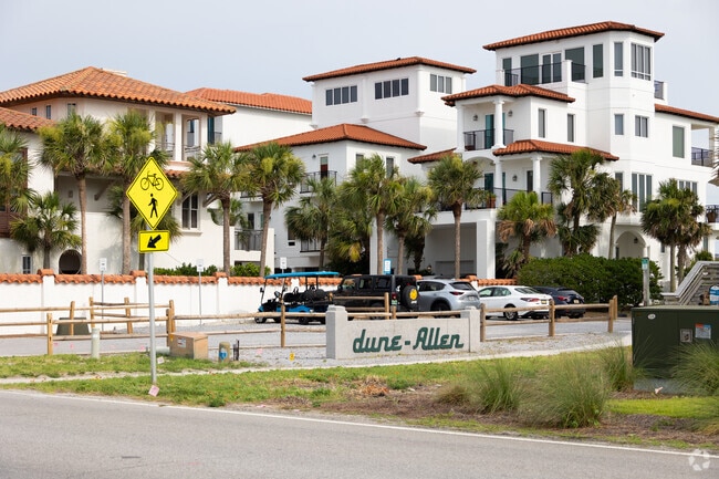 Dune Allen is a seaside residential neighborhood with many different house styles.