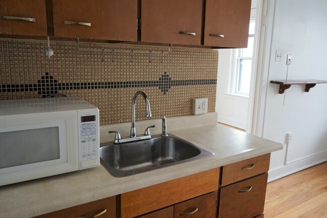 809 E Kingsley St, Ann Arbor, MI 48104 - photo 5