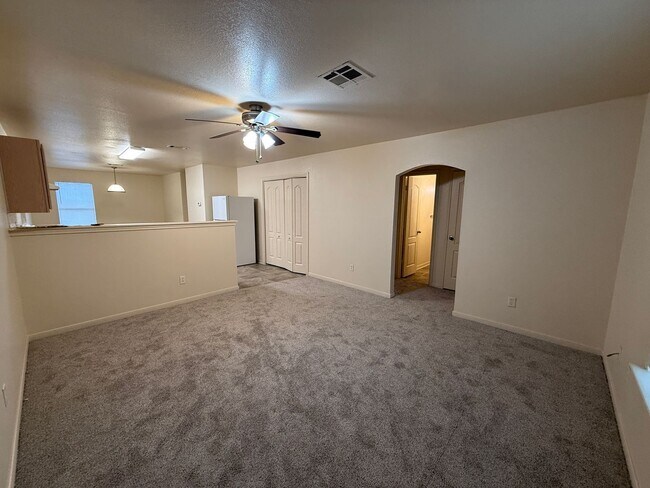 406 Brittney Way unit D, Harker Heights, TX 76548 - photo 4
