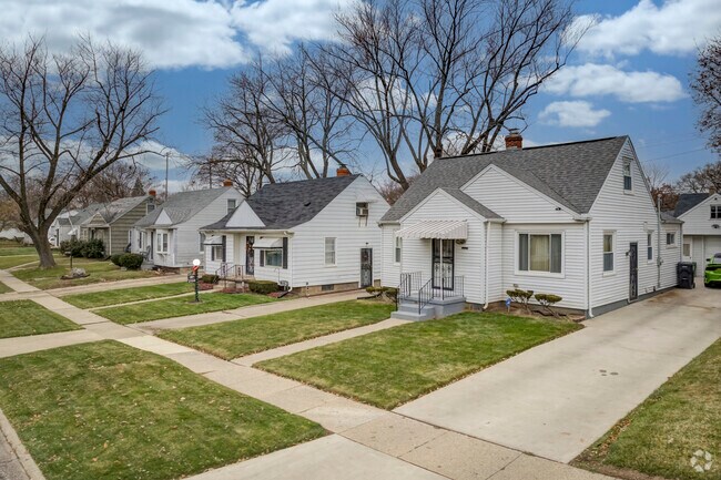 Owners take great pride in maintaining their homes in Ballenger Square.