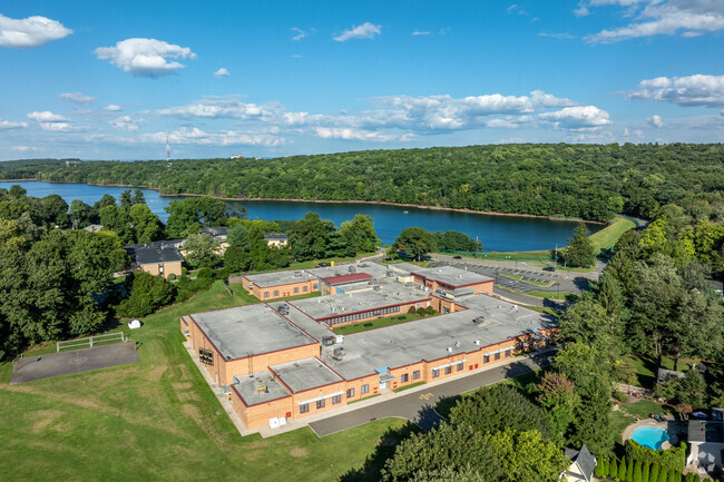 Memorial Middle School has 61 full-time teachers and two full-time school counselors.