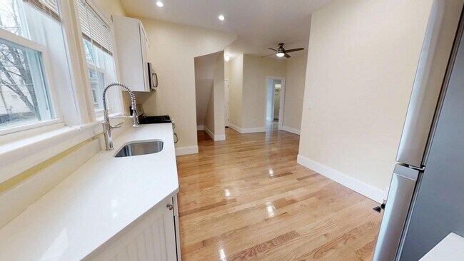 8 Claremon St unit 2, Somerville, MA 02144 - photo 5