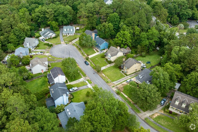 Cul-de-sacs are fairly common in Rolling Acres and yards are immaculately well kept.