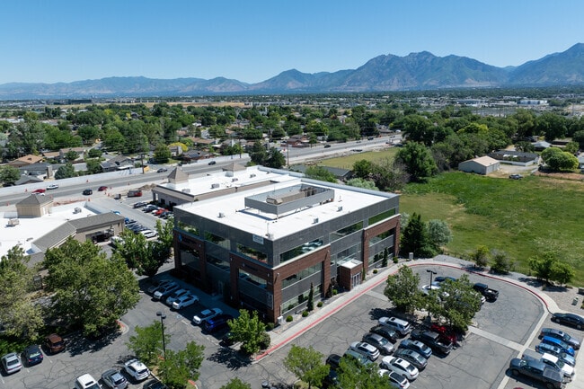 Mountain Heights Academy is located in the West Jordan neighborhood.