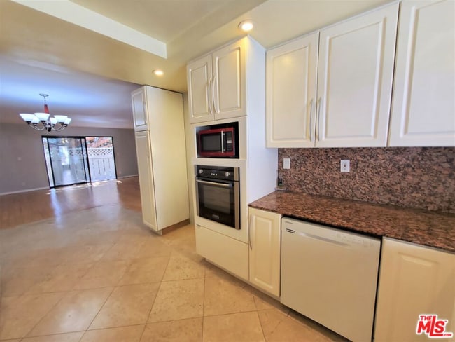 4365 Mclaughlin Ave, Los Angeles, CA 90066 - photo 2