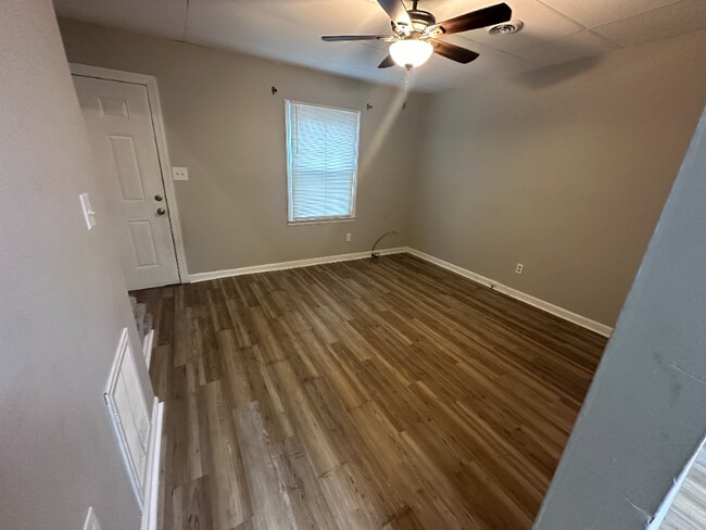 219 W Flower St unit B2, Pulaski, TN 38478 - photo 7