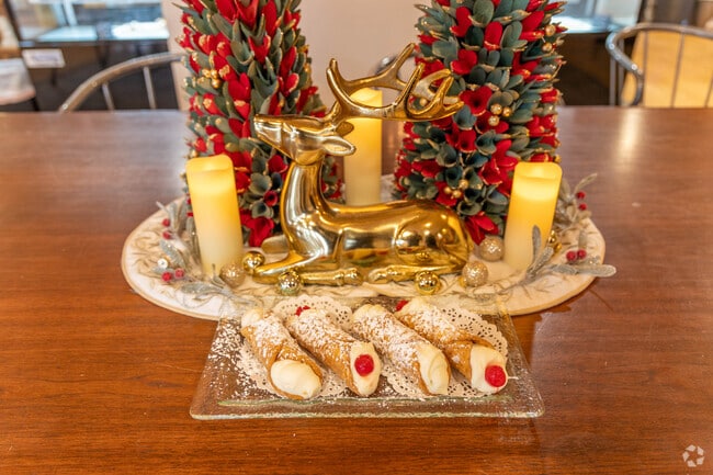 Among many delicious options, the cannolis are a must-have at the ever-friendly Casa Italiana.