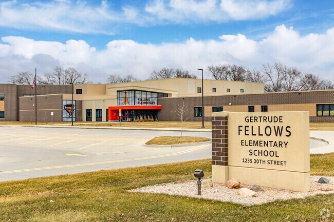 Fellows Elementary is where Grand-Summit’s youngest learners grow and thrive.