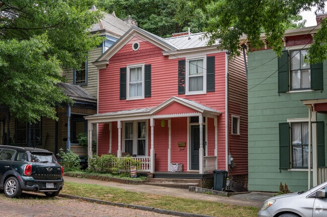 Folk homes are well kept in Garland Hill and make great homes for a small family.