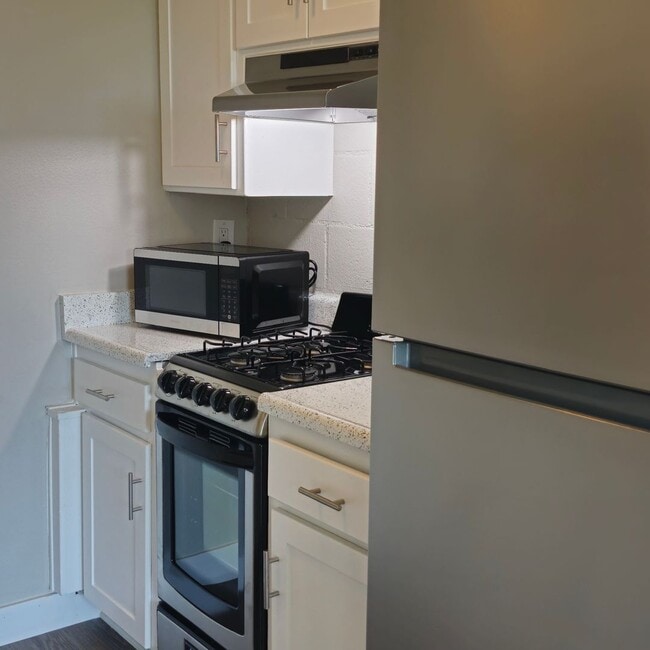 Welcome to La Villa Lake Apartments- 55+ Better Living, Pasadena, CA 91104 - photo 5