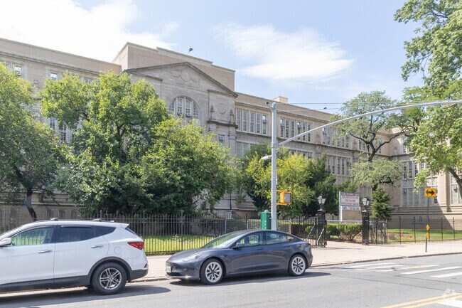 87810 Brooklyn's It Takes A Village Academy serves students in grades 9-12 and Special Eduation.