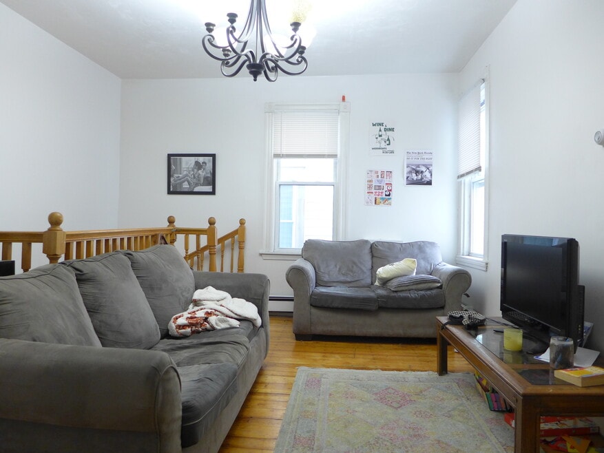 822 Parker St unit 1, Roxbury Crossing, MA 02120 - photo 1