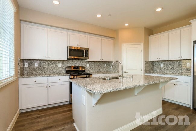 2037 Comstock Ln, Lincoln, CA 95648 - photo 4