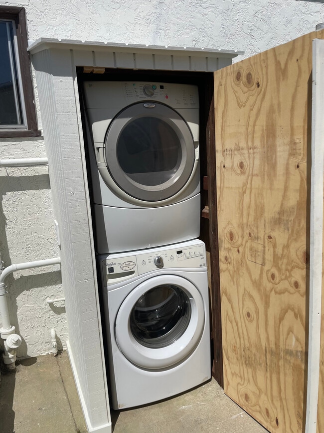 1518 S Carmelina Ave unit Front house, Los Angeles, CA 90025 - photo 4