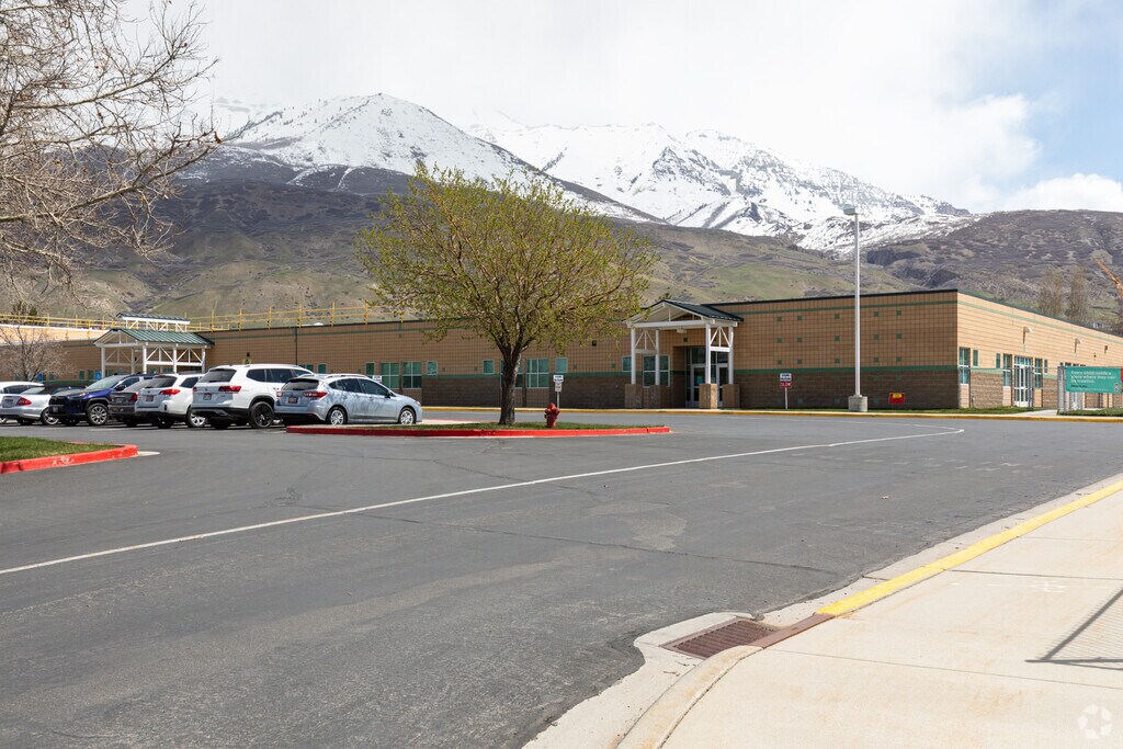 Rocky Mountain Elementary in Lindon is a fantastic educational institution that offers a warm and welcoming environment for its students.