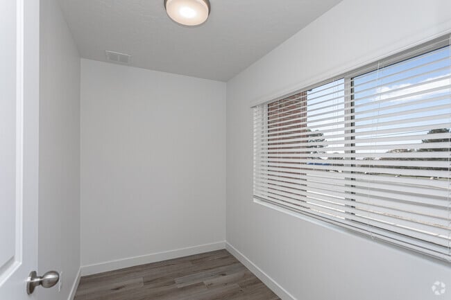 2BR, 2.5BA - 1,267SF