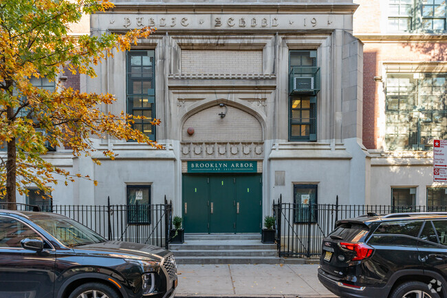 The entrance to Brooklyn Arbor Elementary School is located along s 3rd St.