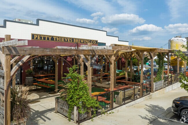 Petty Thieves opened their tap room just down the road from Lockwood.