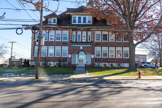 The teaching ratio at Franklin Elementary is 14-1.