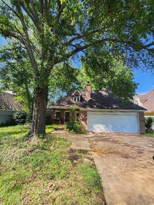 542 S Deerfield Dr, Canton, MS 39046