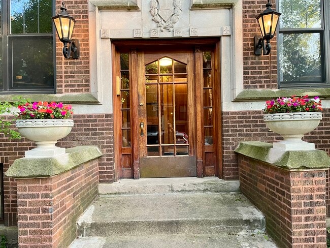 1409 W Albion Ave unit 3, Chicago, IL 60626 - photo 2