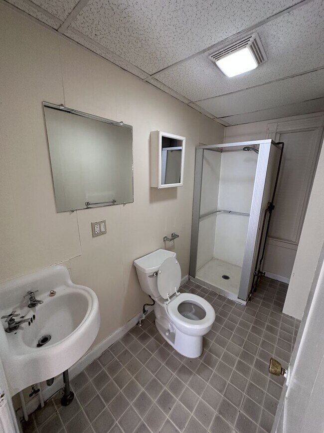 9 Lakeview Terrace unit 3, Burlington, VT 05401 - photo 6