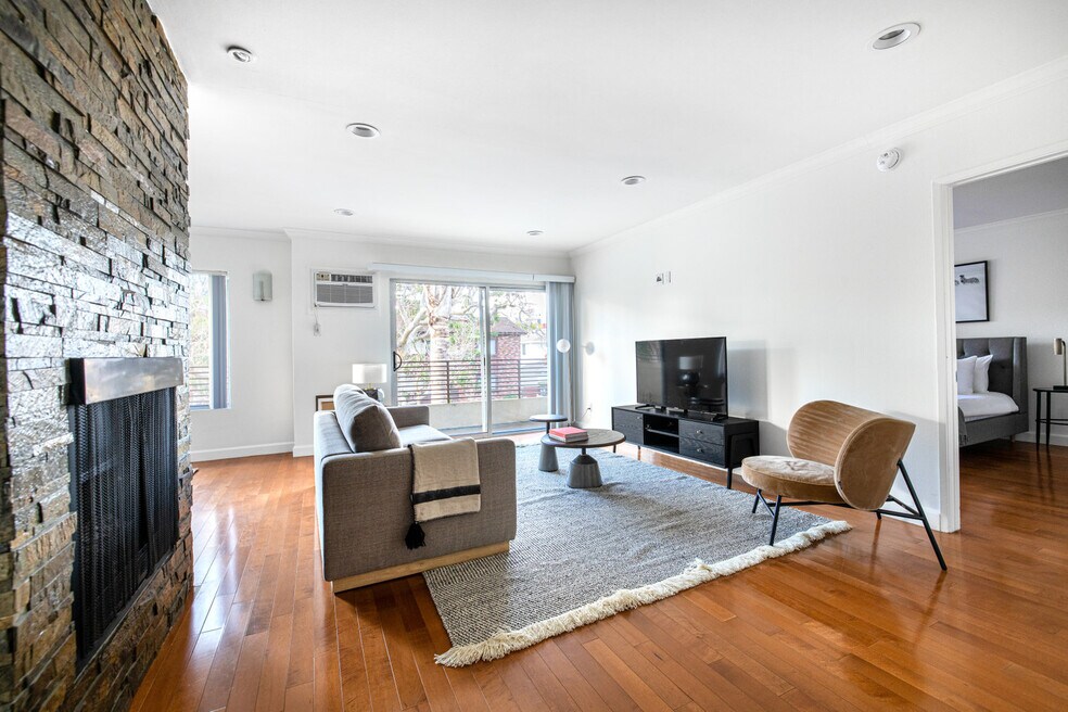 11908 Dorothy St unit ID10572A, Los Angeles, CA 90049 - photo 1