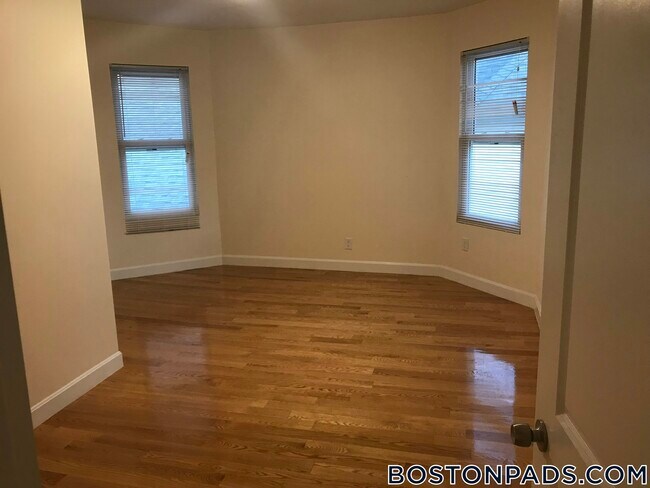 21-23-23 Weitz St unit 3, Boston, MA 02134 - photo 7