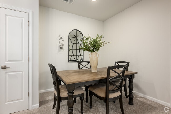 1 Bed 1 Bath 815 Sq Ft - Dining Room