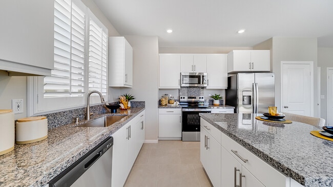 27288 Ukulele Cir, Menifee, CA 92585 - photo 3