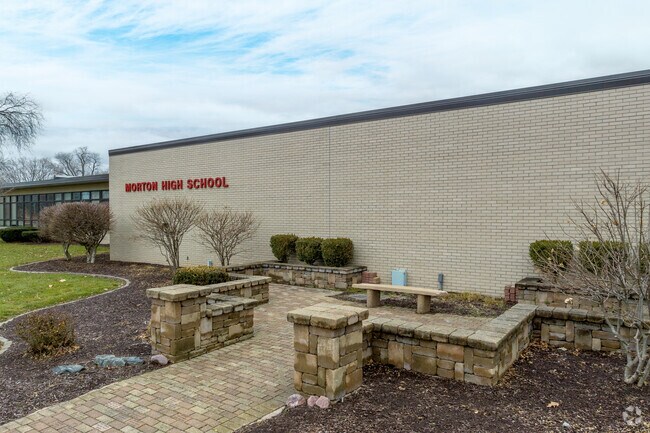 Morton High School receives an A- grade from Niche for excellence in education.