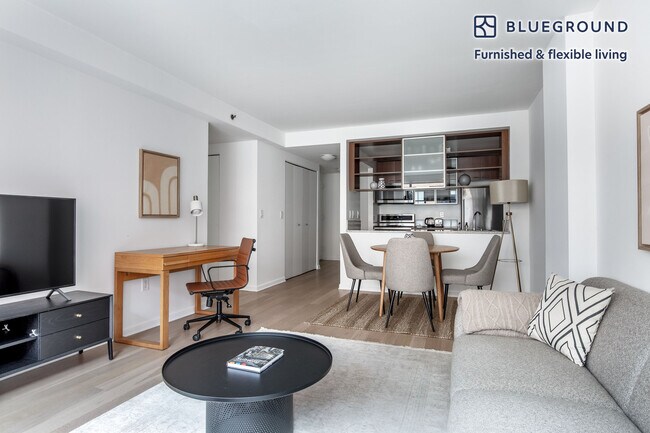 535 W 23rd St unit FL14-ID1281, New York, NY 10011 - photo 2