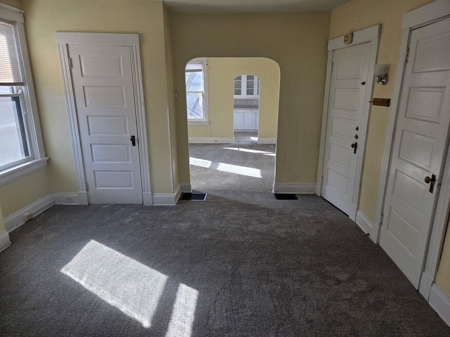 3959 Hazel Ave unit 3959 Hazel Ave Apt 2, Cincinnati, OH 45212 - photo 1