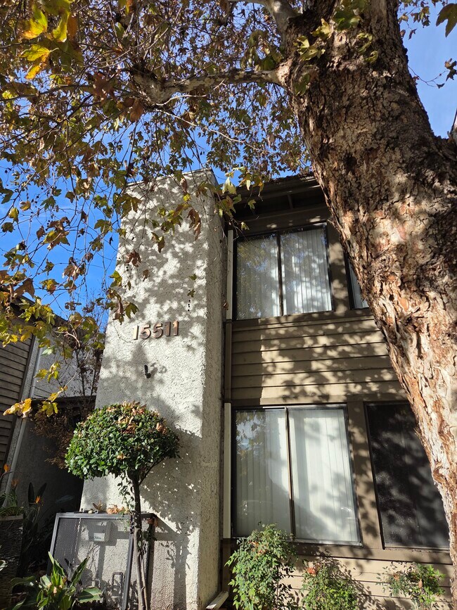 15511 Sherman Way unit 11, Van Nuys, CA 91406 - photo 2