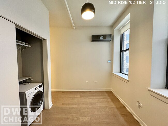 118 W Chicago Ave unit 2, Chicago, IL 60654 - photo 3