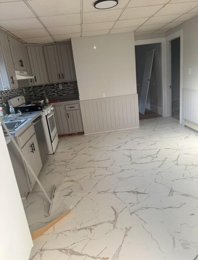 19 Randall St unit First Floor, Taunton, MA 02780 - photo 7