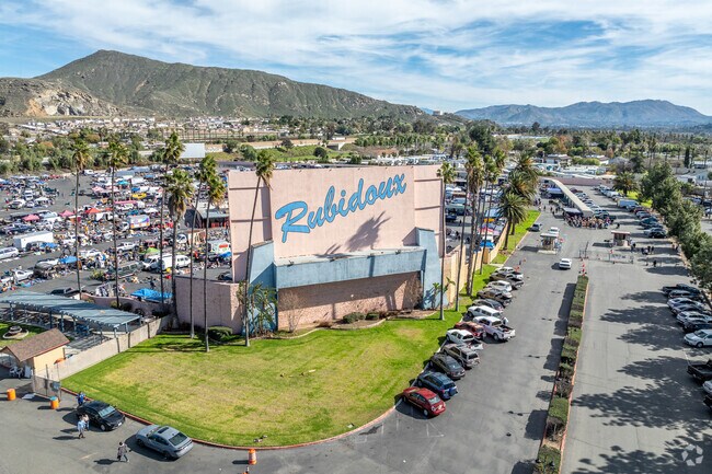 Rubidoux Swap Meet and Drive-In offer Sunnyslope residents bargains and classic movies.