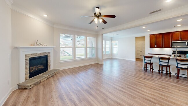 6837 Benjamin Dr, Flowery Branch, GA 30542 - photo 2