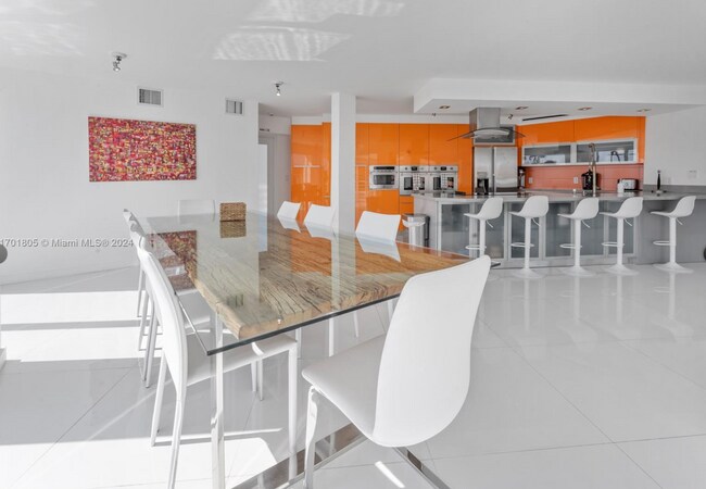 7504 W Treasure Dr, North Bay Village, FL 33141 - photo 2