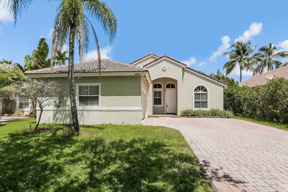 18891 SW 29th Ct, Miramar, FL 33029 - photo 1