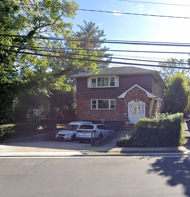 68 Hendrickson Ave Unit Lower level Garden Apt, Valley Stream, NY 11580