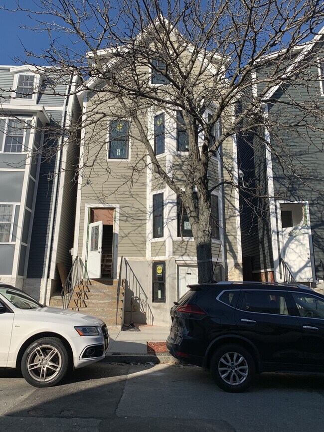 292 Princeton St, Boston, MA 02128