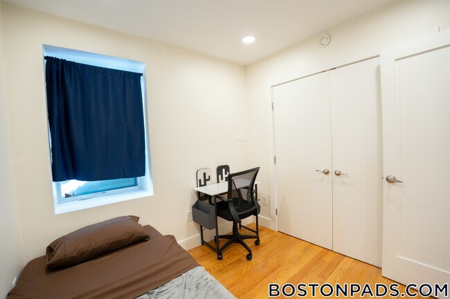 36-38-38 Colonial Ave unit 38-1, Boston, MA 02124 - photo 7