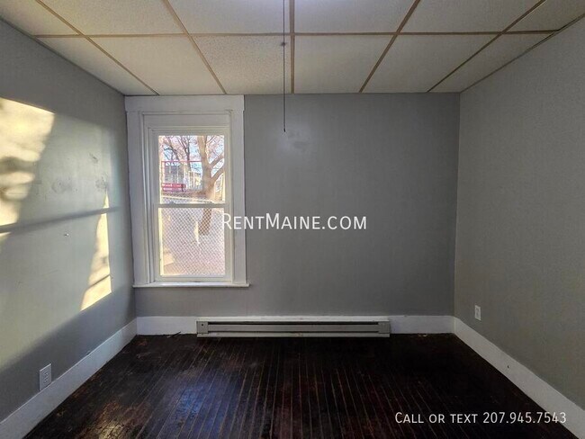 29 Elm St unit 1, Lewiston, ME 04240 - photo 5