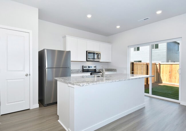 1557 Clark Ave St unit 36474221, Battle Ground, WA 98604 - photo 4