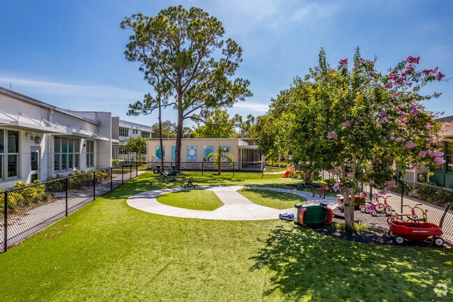 Orange Grove Elementary School Courtyard