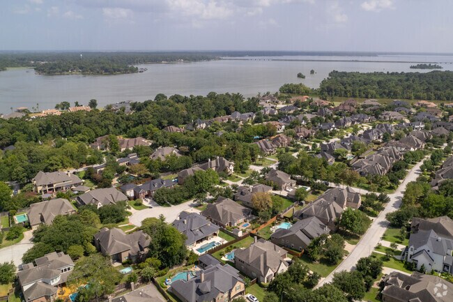 Kingwood residents enjoy the lush greenery that surrounds them and easy access to Lake Houston.