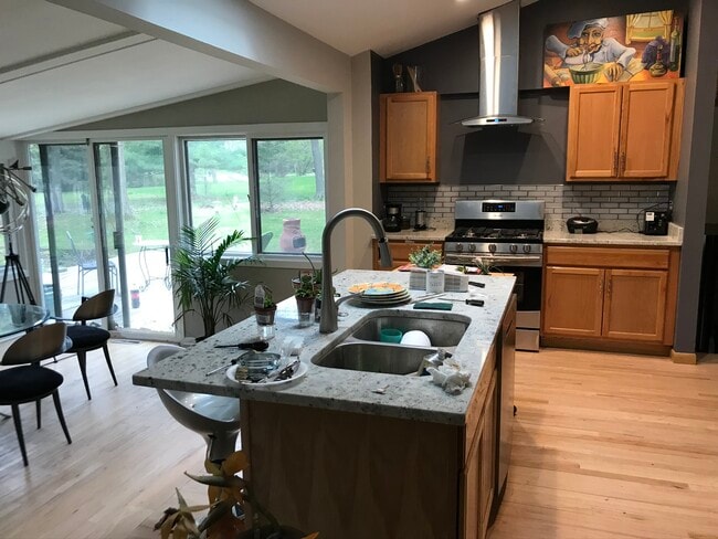 11810 N Schwemer Ln, Mequon, WI 53092 - photo 4