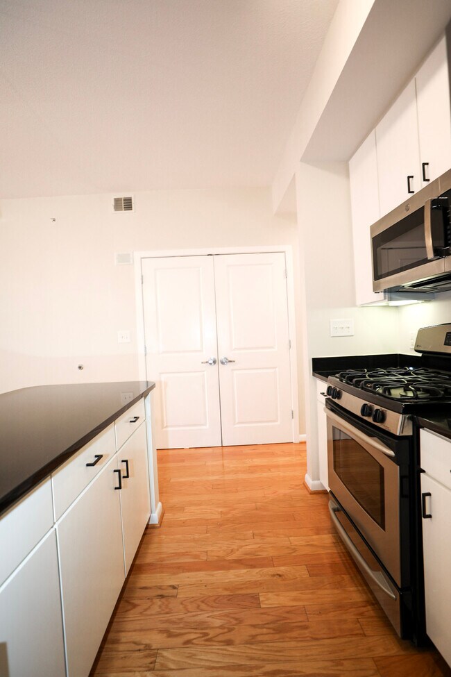 Quincy Park Lofts unit 704, Washington, DC 20001 - photo 2