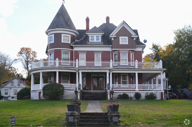 Example of a Victorian style home found in North Bristol.